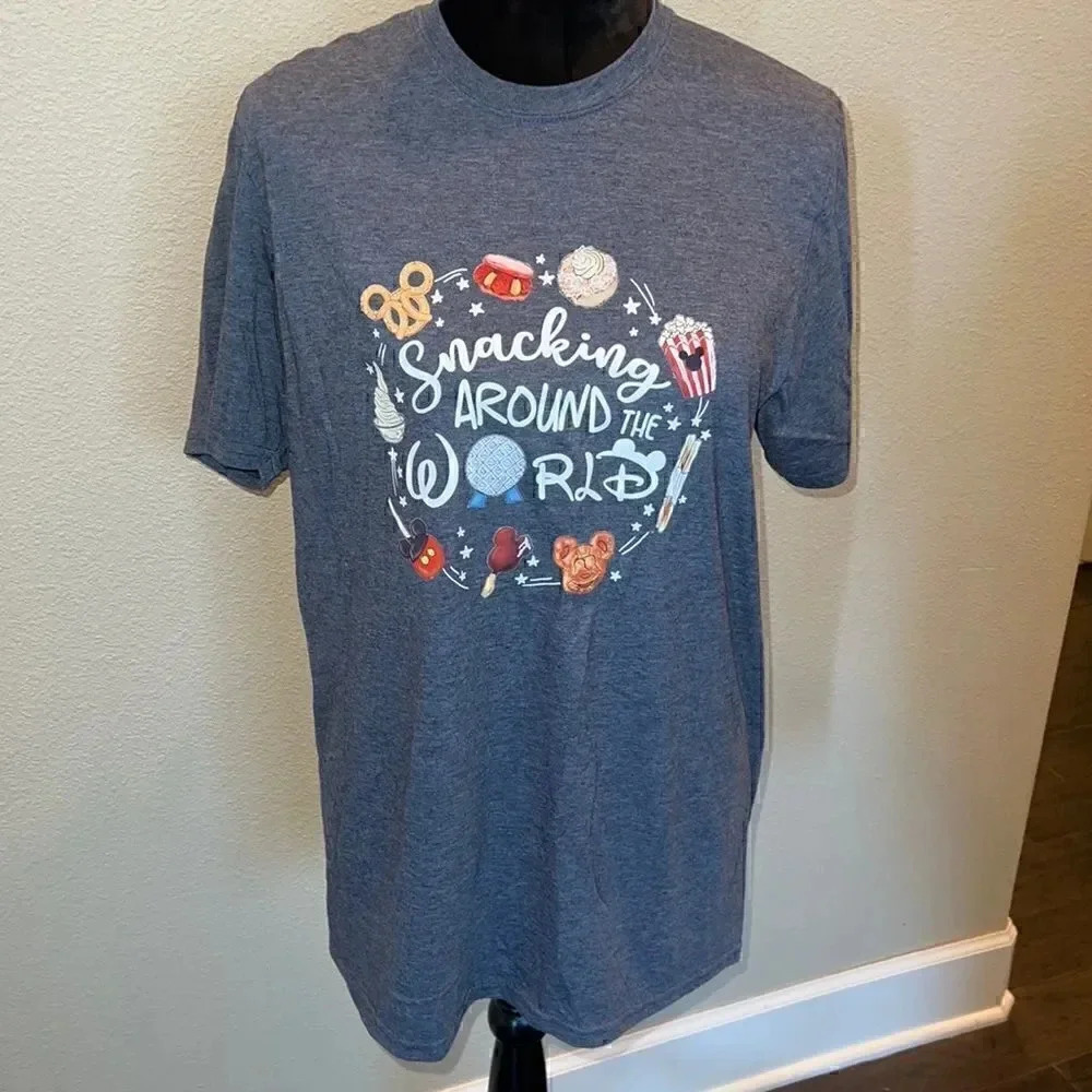 •Disney tee• - Picture 2 of 3